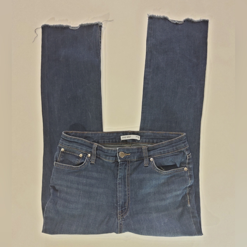 Nine West Jeans Womens Size 8 Kick Flare Raw Distressed Hem Dark Wash Mid Rise - Picture 4 of 6